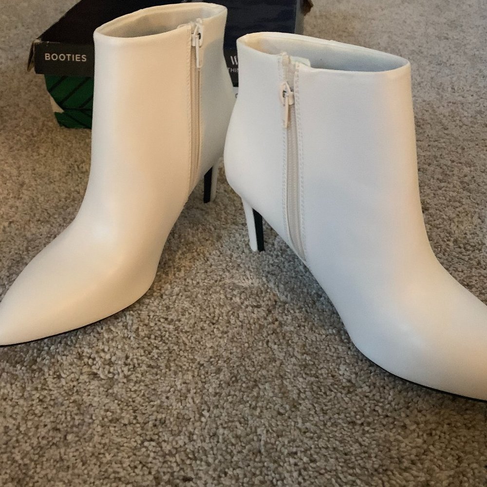 Worthington White booties- Brand New with Box - Picture 1 of 3